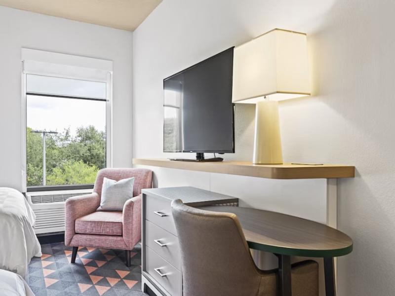 Holiday Inn St. Petersburg West image