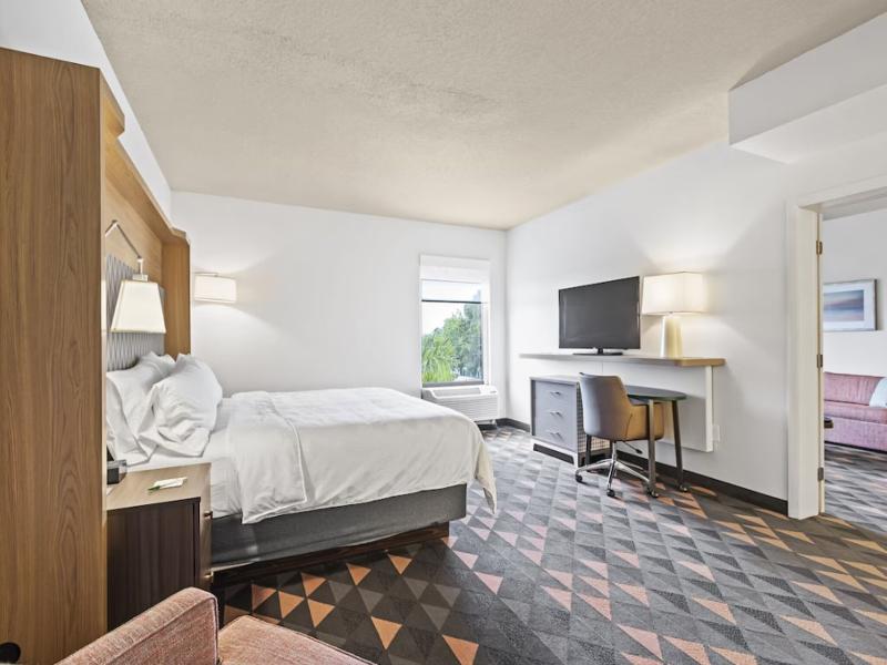 Holiday Inn St. Petersburg West image