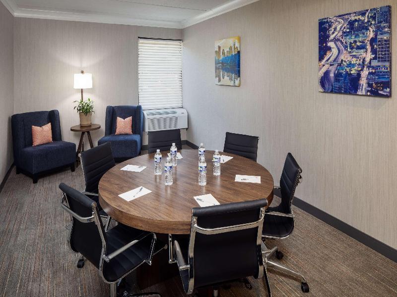 Hampton Inn Atlanta-Northlake image