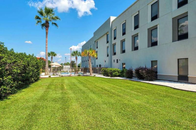 Hampton Inn & Suites Pensacola I-10 N at Univ. Tow