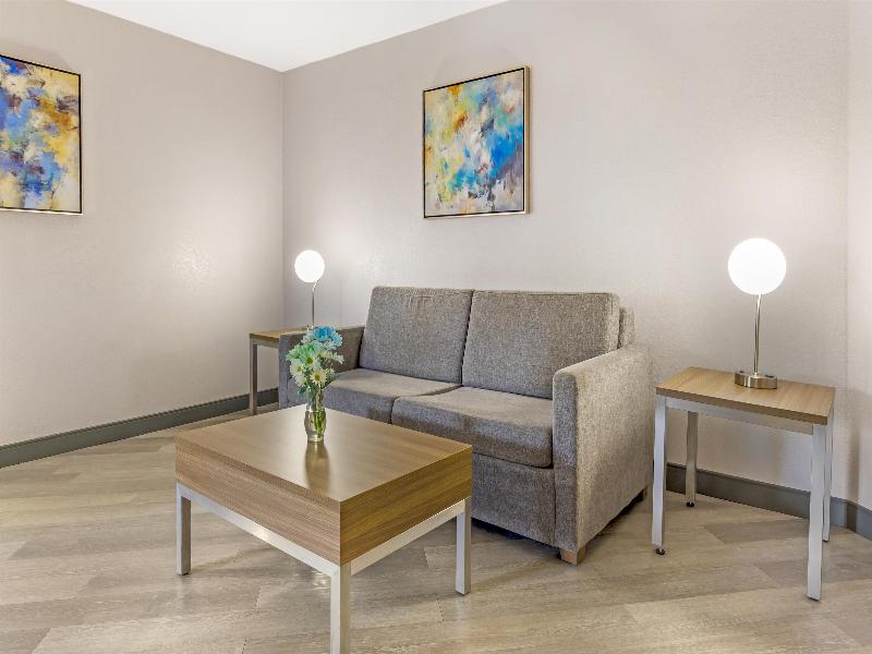 Best Western Plus Raleigh Crabtree Valley Hotel image