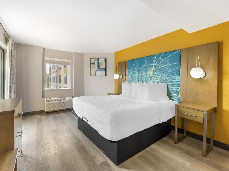 Best Western Plus Raleigh Crabtree Valley Hotel image