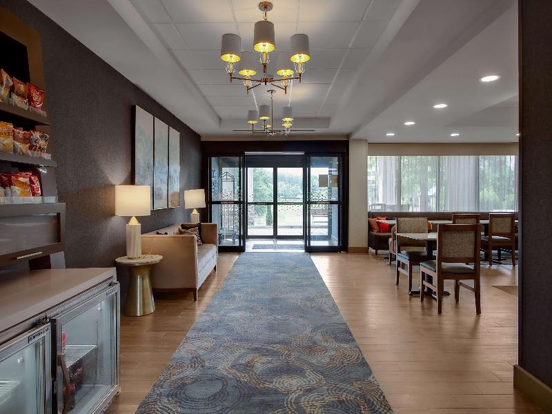 Hampton Inn Birmingham-Colonnade 280 image