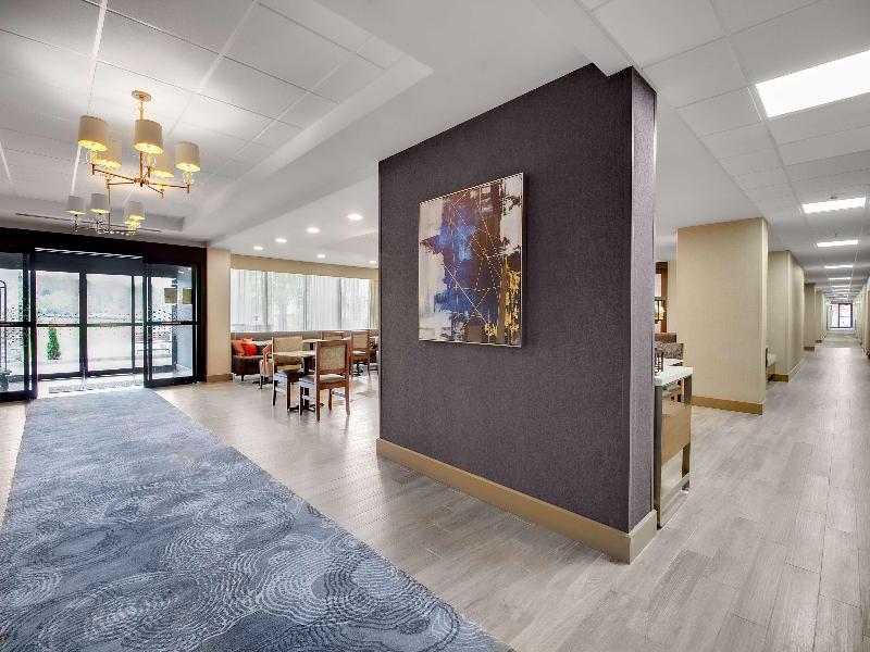 Hampton Inn Birmingham-Colonnade 280 image