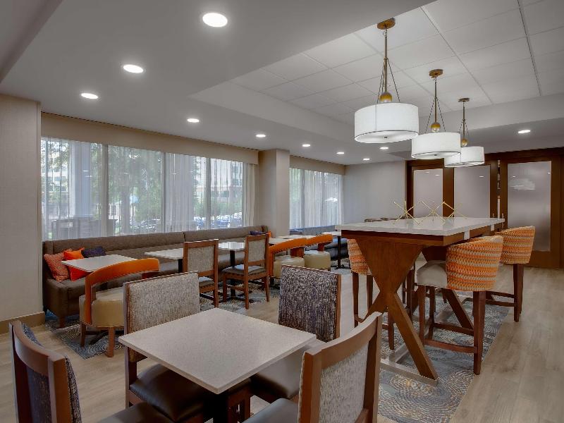 Hampton Inn Birmingham-Colonnade 280 image
