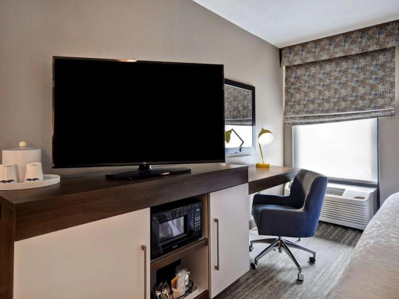 Hampton Inn Birmingham-Colonnade 280 image