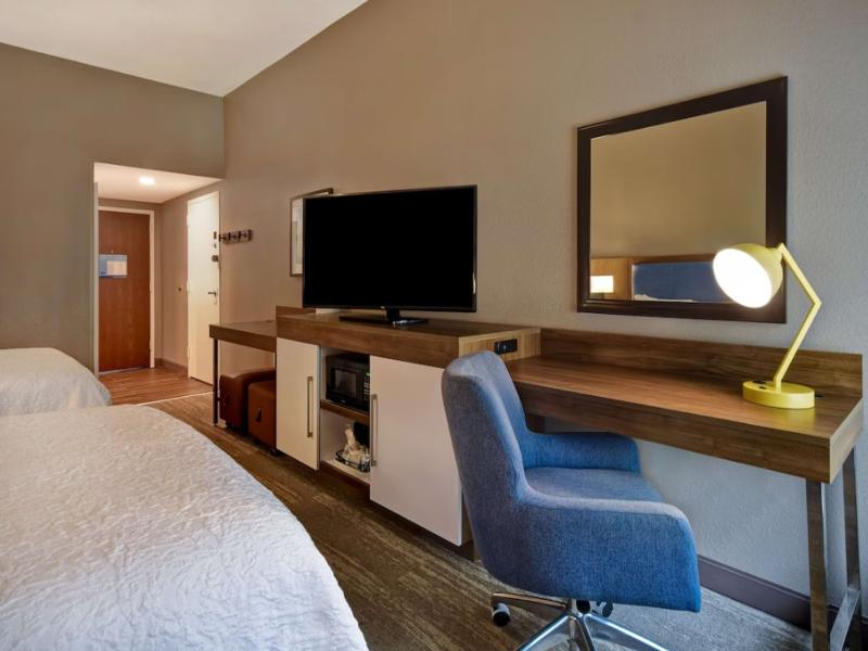 Hampton Inn Birmingham-Colonnade 280 image