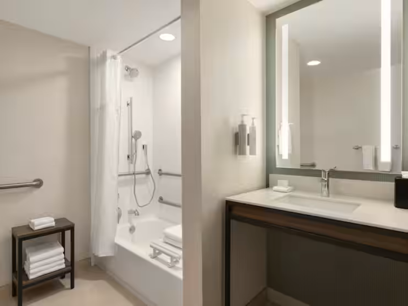 Hilton Garden Inn Atlanta Downtown image