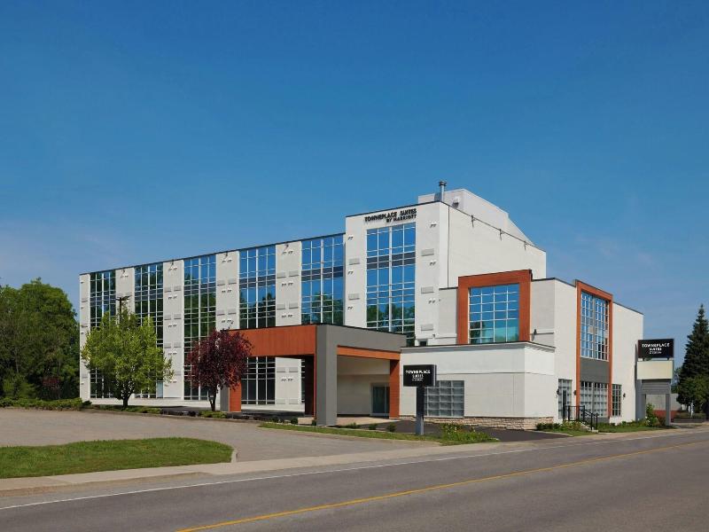 Ramada by Wyndham Niagara Falls by the River