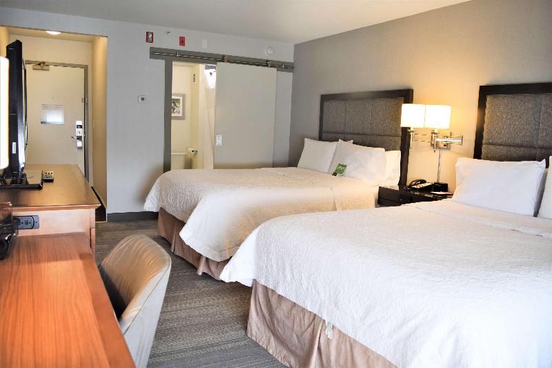 Hampton Inn & Suites Calgary University Northwest