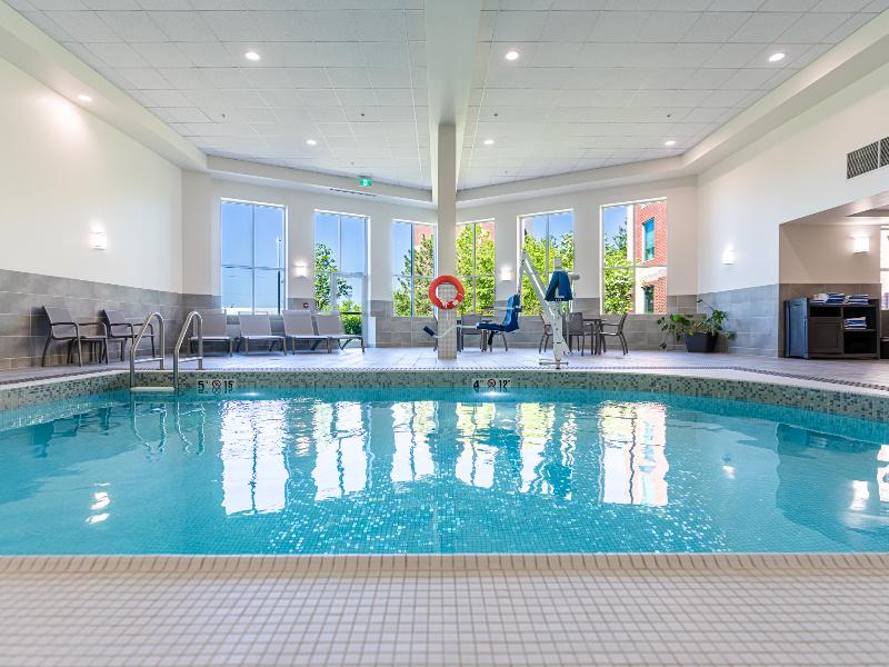 Hilton Garden Inn Ottawa Airport — exterior view
