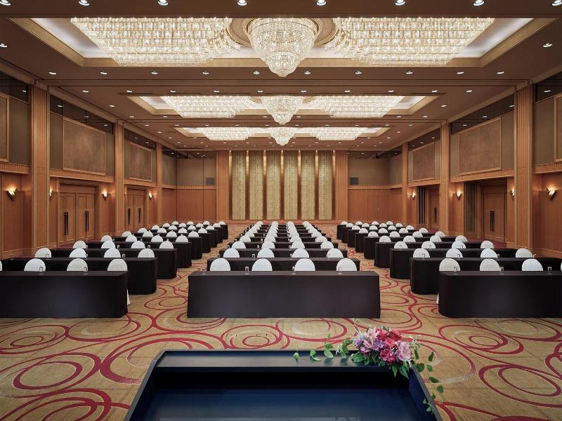 Yokohama Bay Sheraton Hotel And Towers image