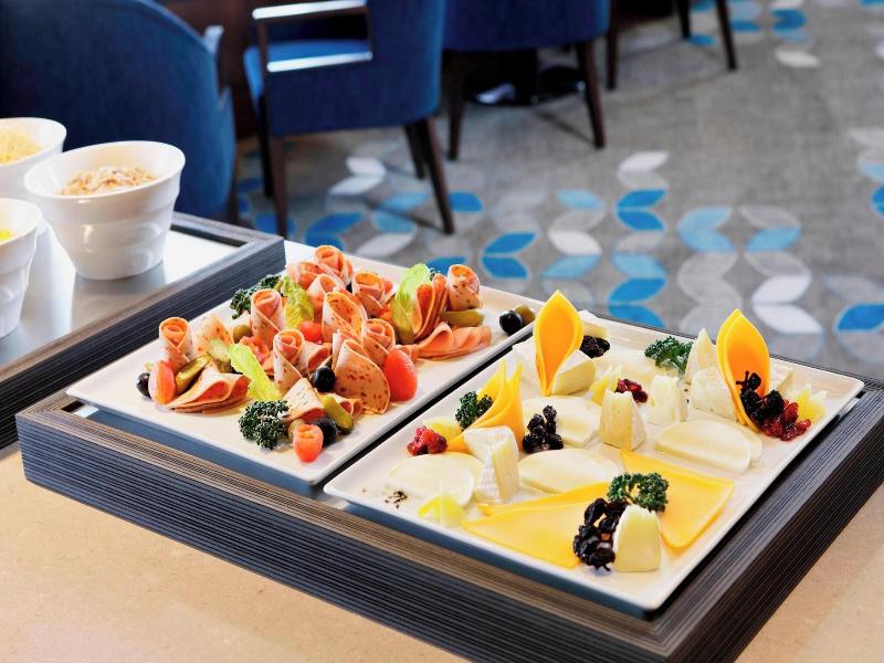 Yokohama Bay Sheraton Hotel And Towers image