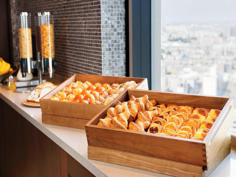 Yokohama Bay Sheraton Hotel And Towers image