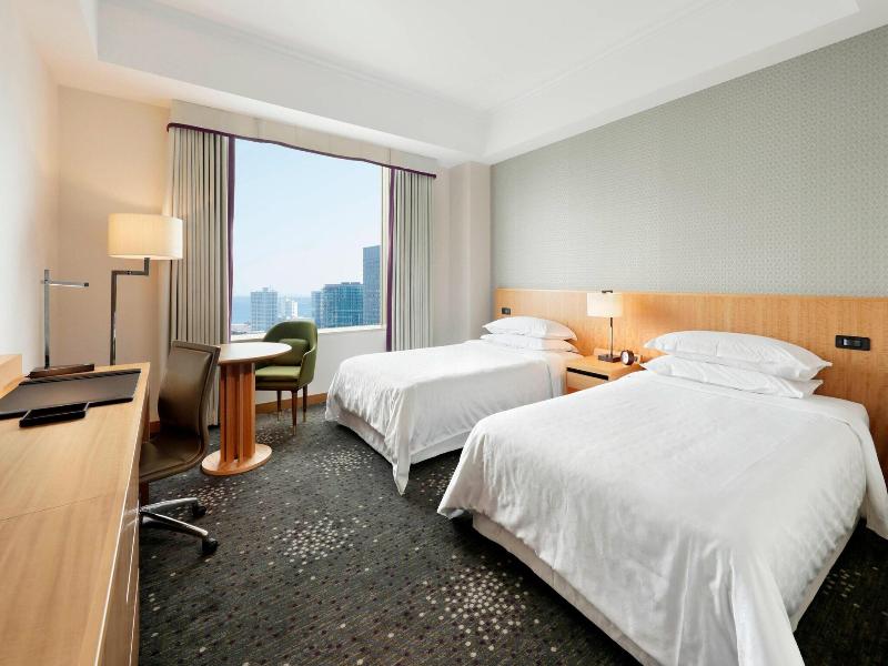 Yokohama Bay Sheraton Hotel And Towers image
