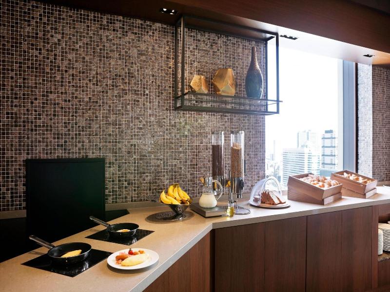 Yokohama Bay Sheraton Hotel And Towers image