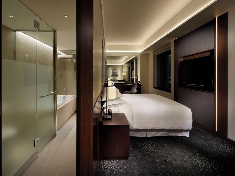 Yokohama Bay Sheraton Hotel And Towers image