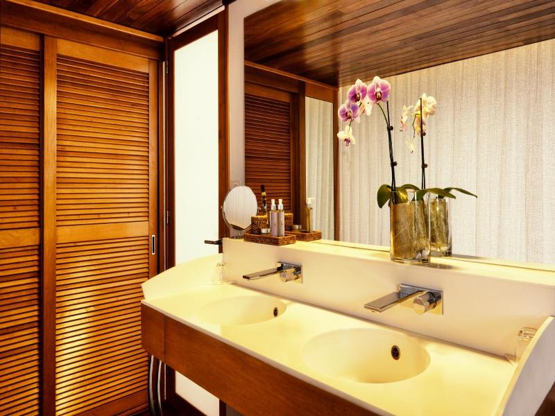 Blue Margouillat Seaview Hotel image
