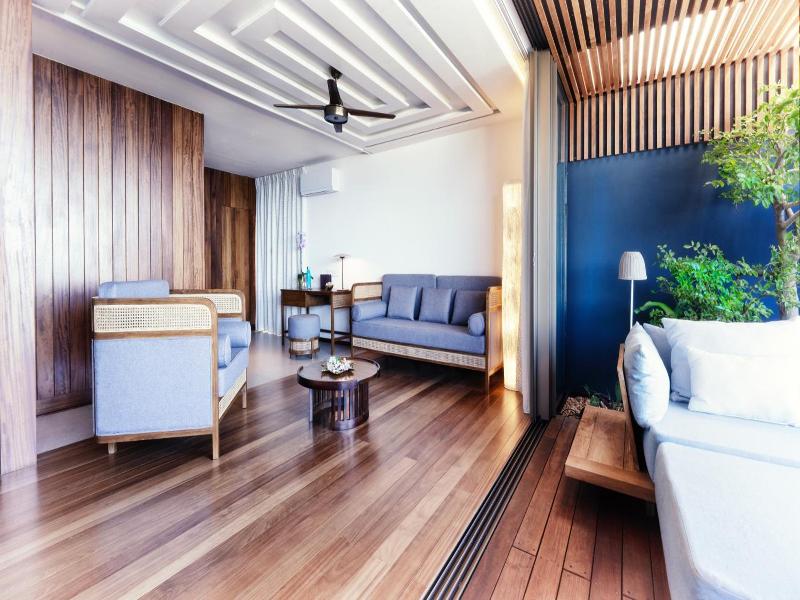 Blue Margouillat Seaview Hotel image