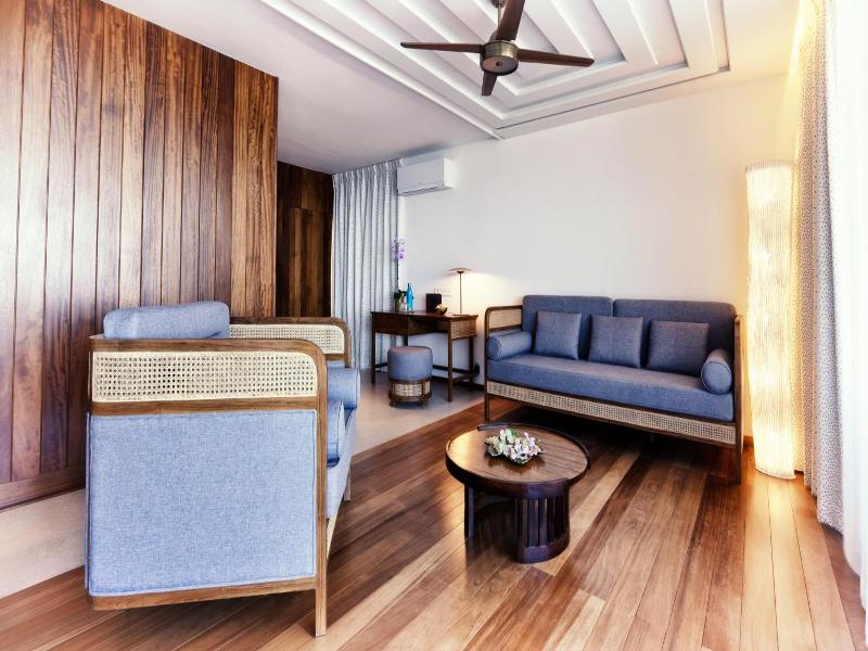 Blue Margouillat Seaview Hotel image