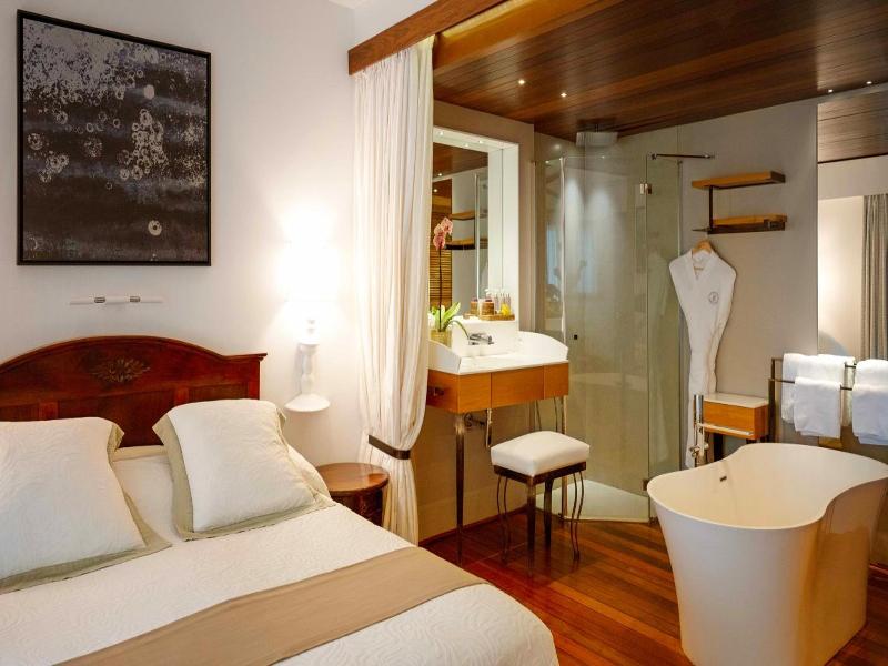 Blue Margouillat Seaview Hotel image