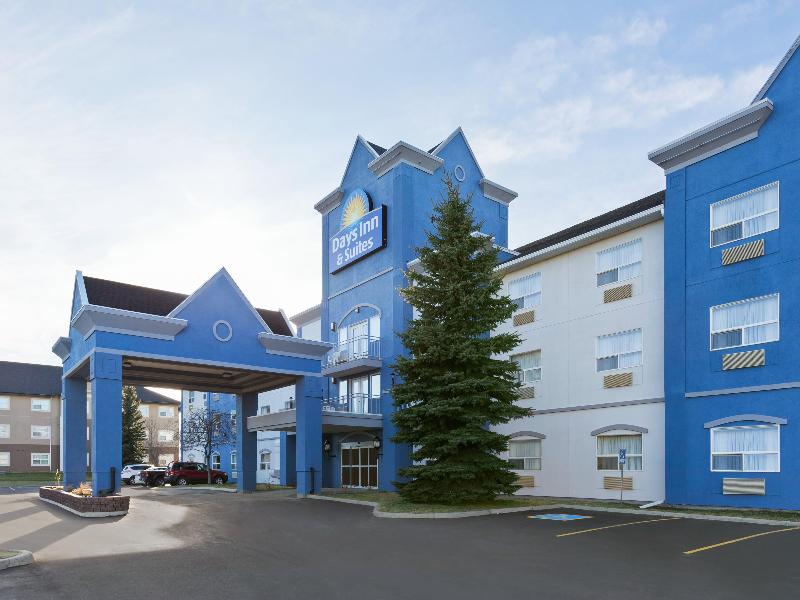 Days Inn & Suites By Wyndham Brooks image
