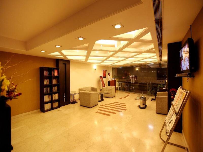 Airport Hotel Waves image