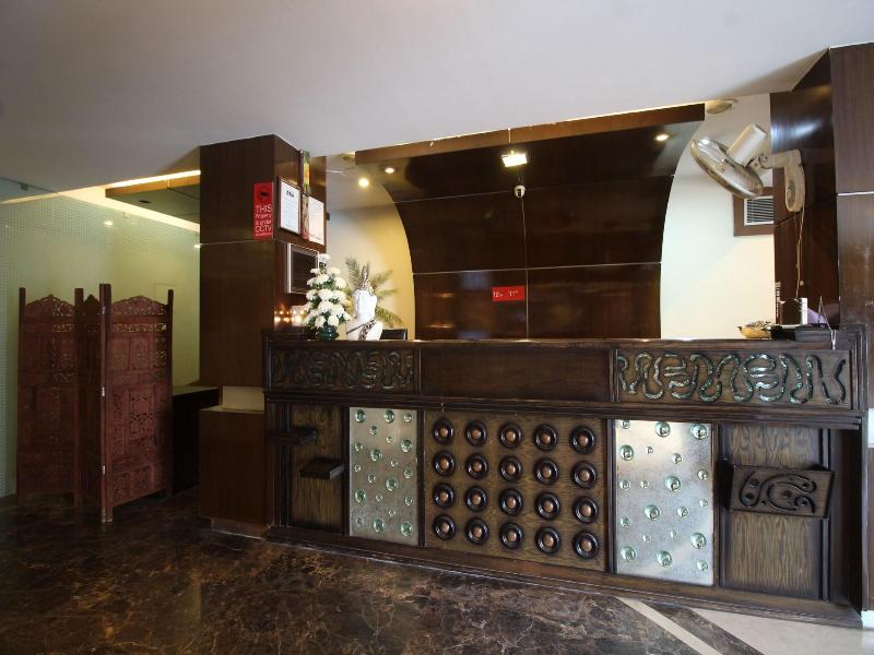 Airport Hotel Waves image