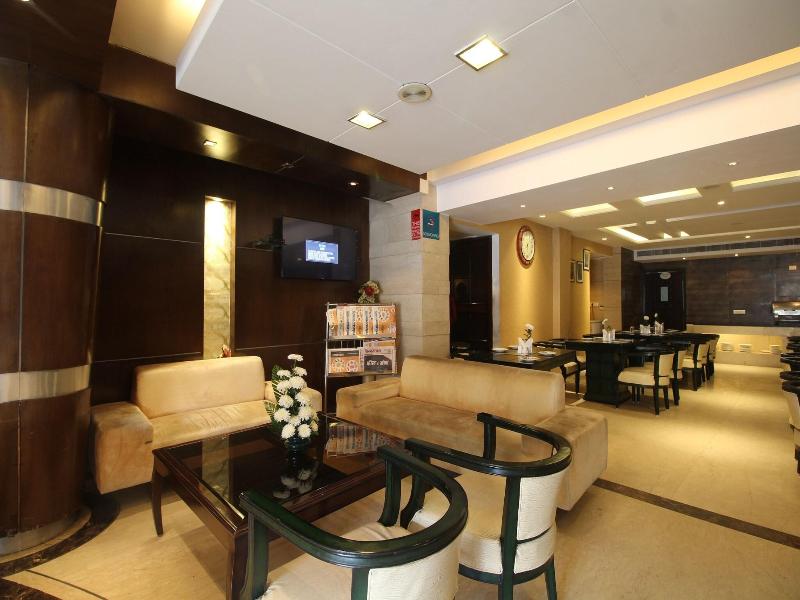 Airport Hotel Waves image