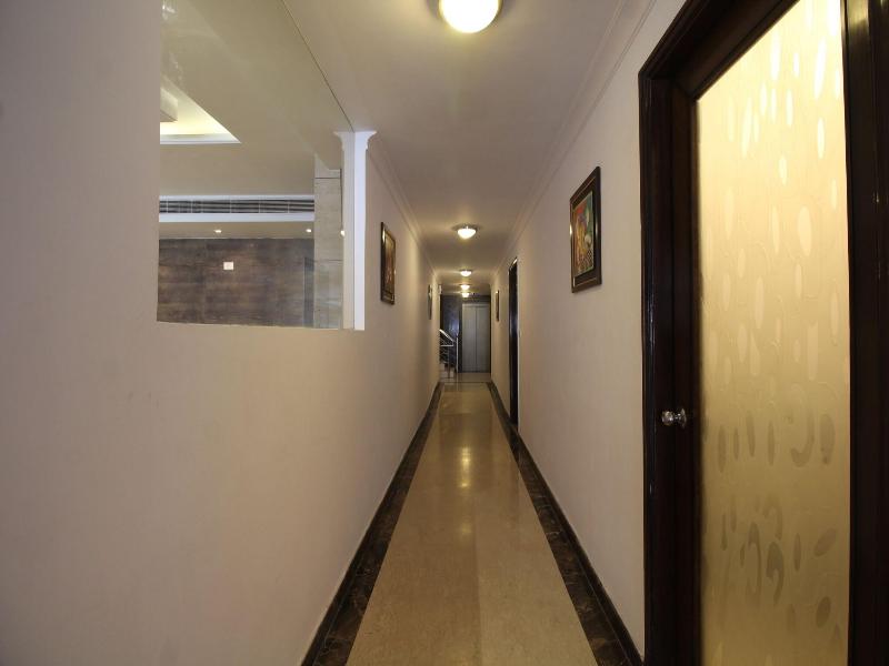 Airport Hotel Waves image