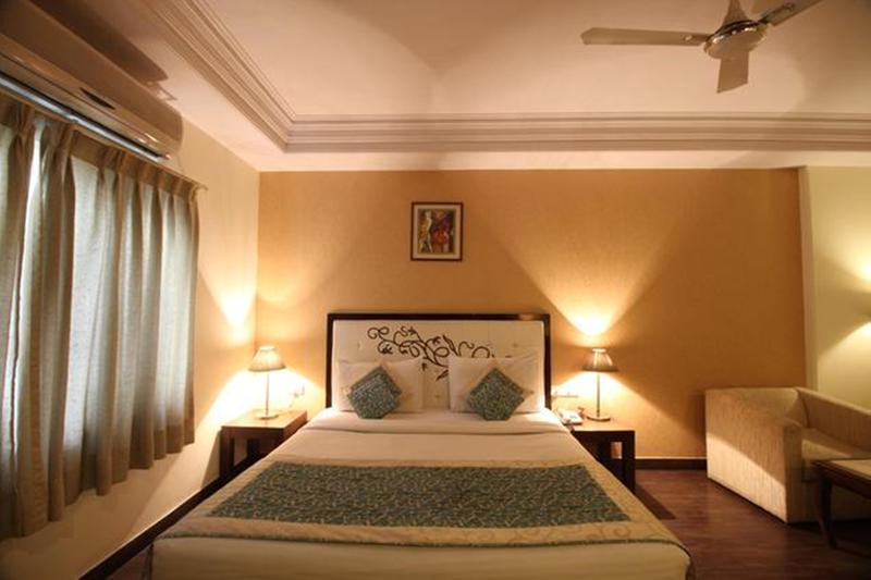 Airport Hotel Waves image