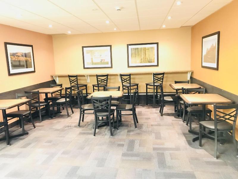 Travelodge by Wyndham Red Deer
