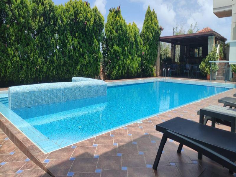 Theros Hotel image
