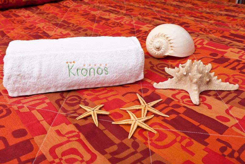 Kronos Hotel