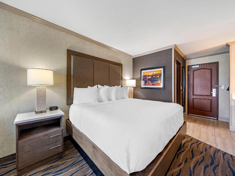 Elizabeth Oceanfront Suites, Ascend Collection image