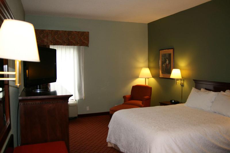 Hampton Inn Hillsville image