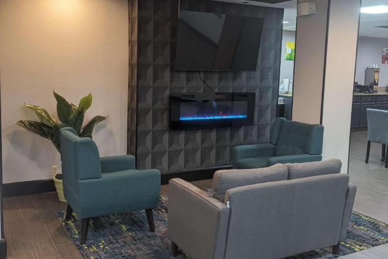  Quality Inn Danville - University Area image