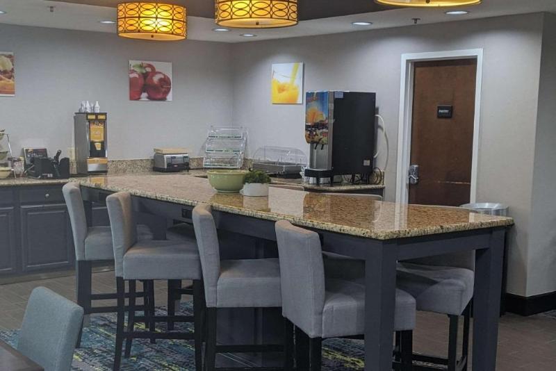 Quality Inn Danville - University Area image