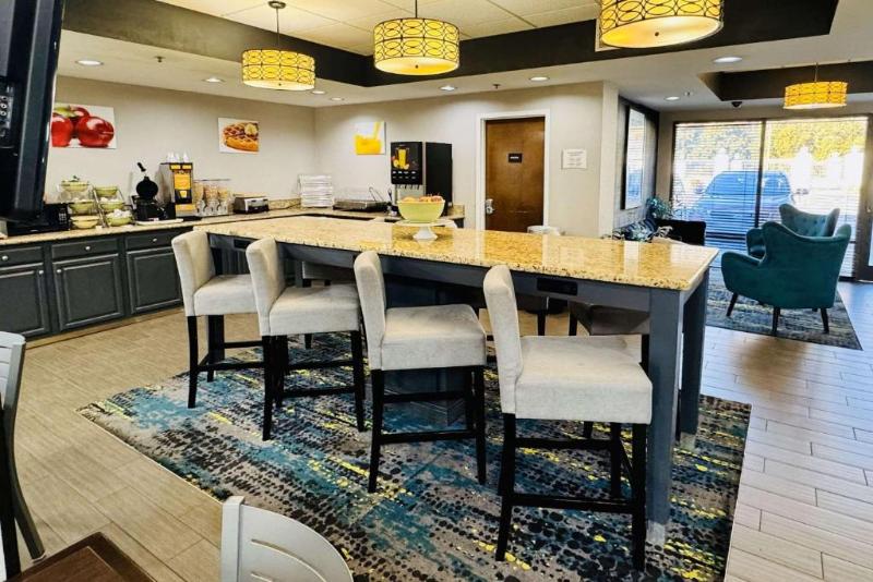  Quality Inn Danville - University Area image