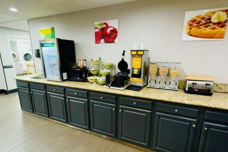  Quality Inn Danville - University Area image