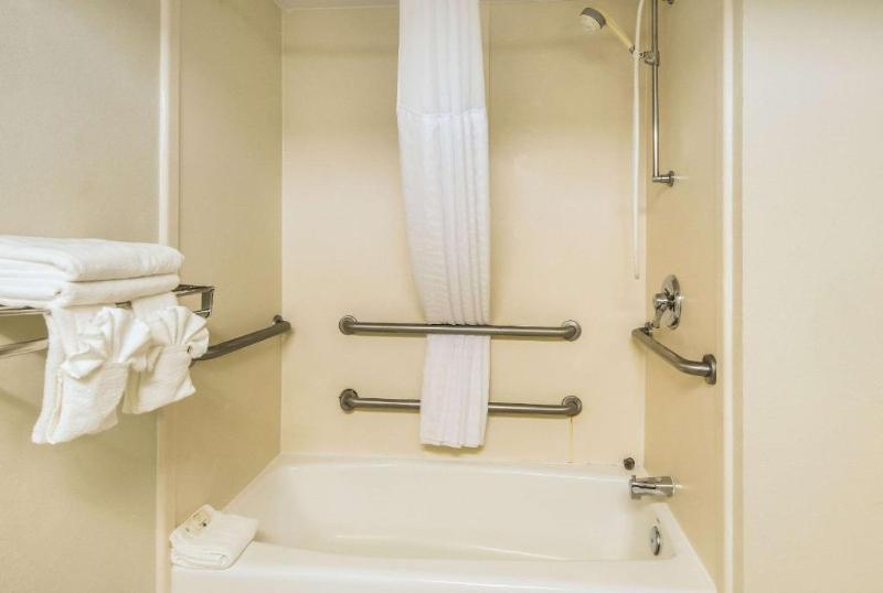  Quality Inn Danville - University Area image