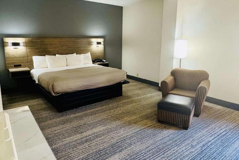  Quality Inn Danville - University Area image