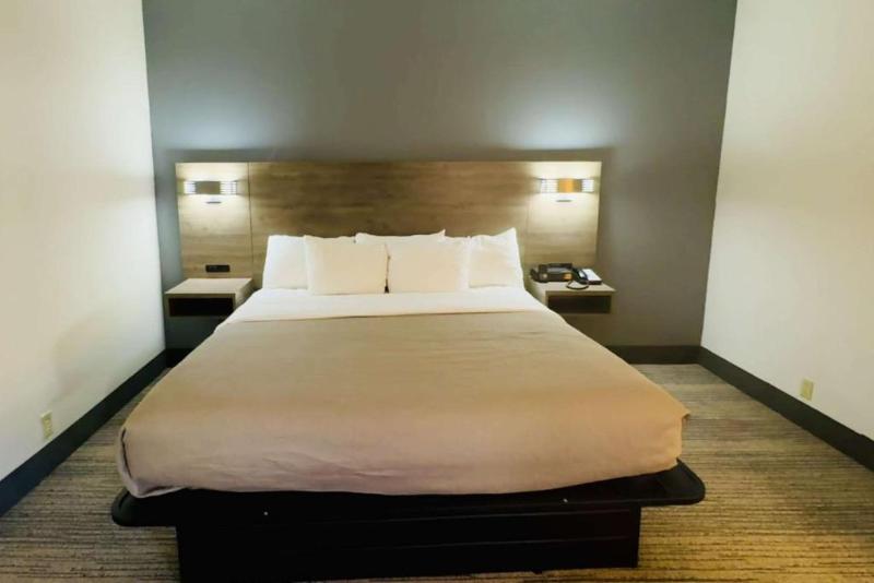  Quality Inn Danville - University Area image