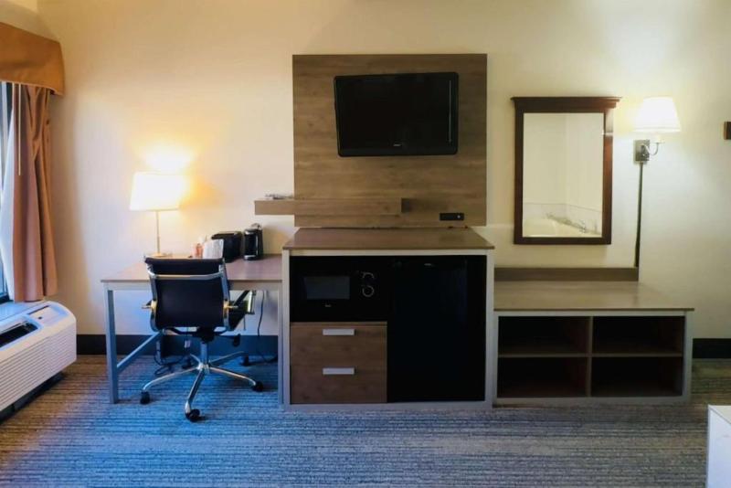  Quality Inn Danville - University Area image