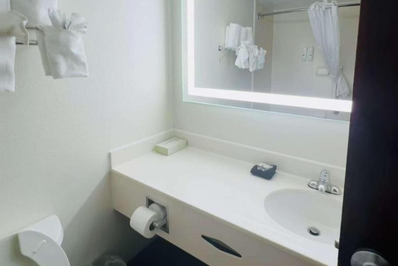  Quality Inn Danville - University Area image