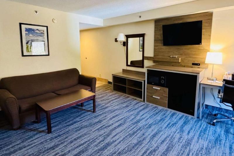  Quality Inn Danville - University Area image