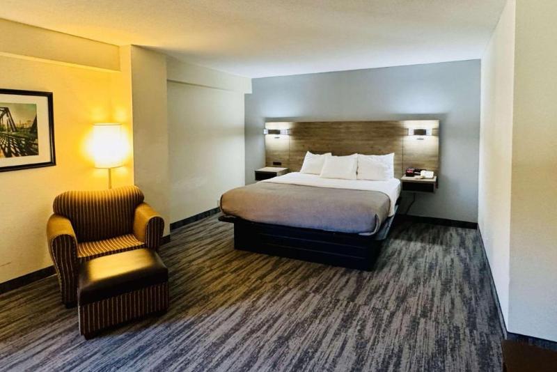  Quality Inn Danville - University Area image