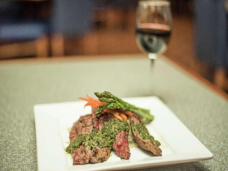 Doubletree Hotel Holland  — restaurant
