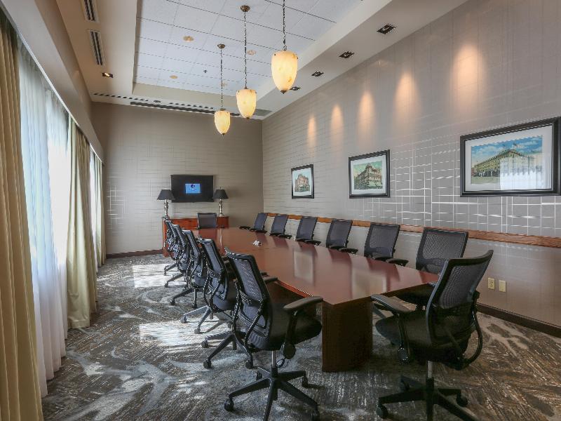 DoubleTree by Hilton Bay City - Riverfront image