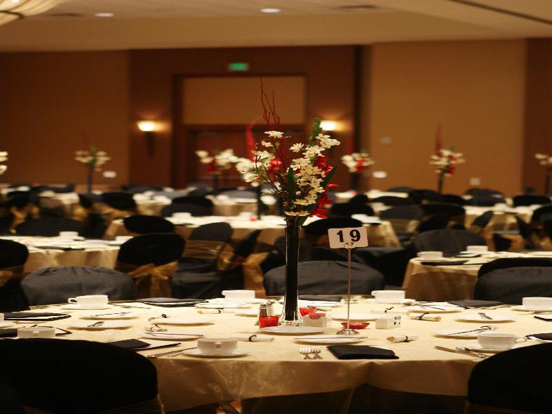 DoubleTree by Hilton Bay City - Riverfront image